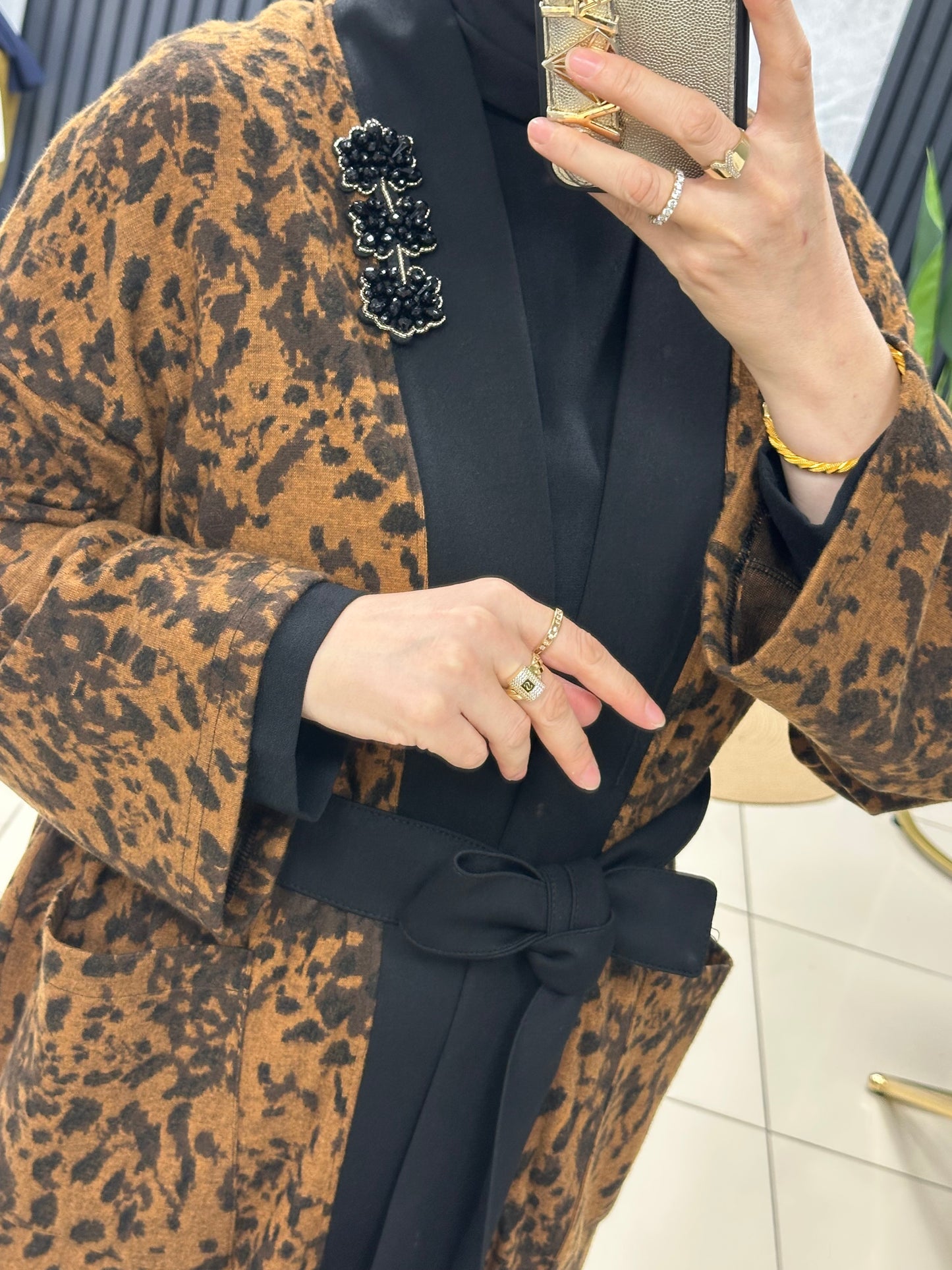 Armine giy çık