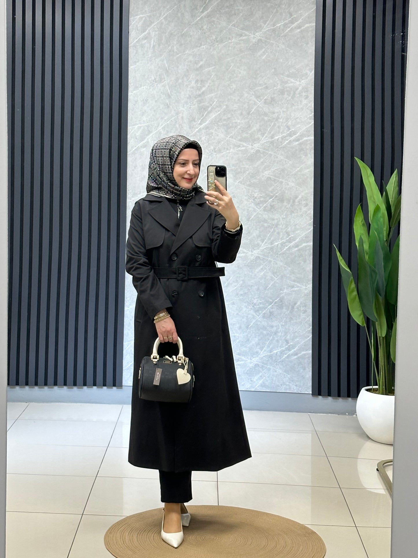 Armine trenç giy çık