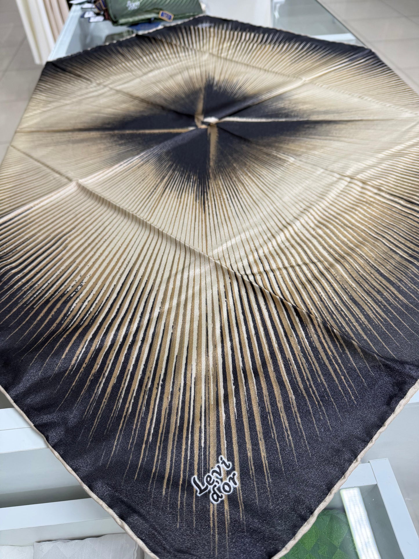 Levidor kristal eşarp