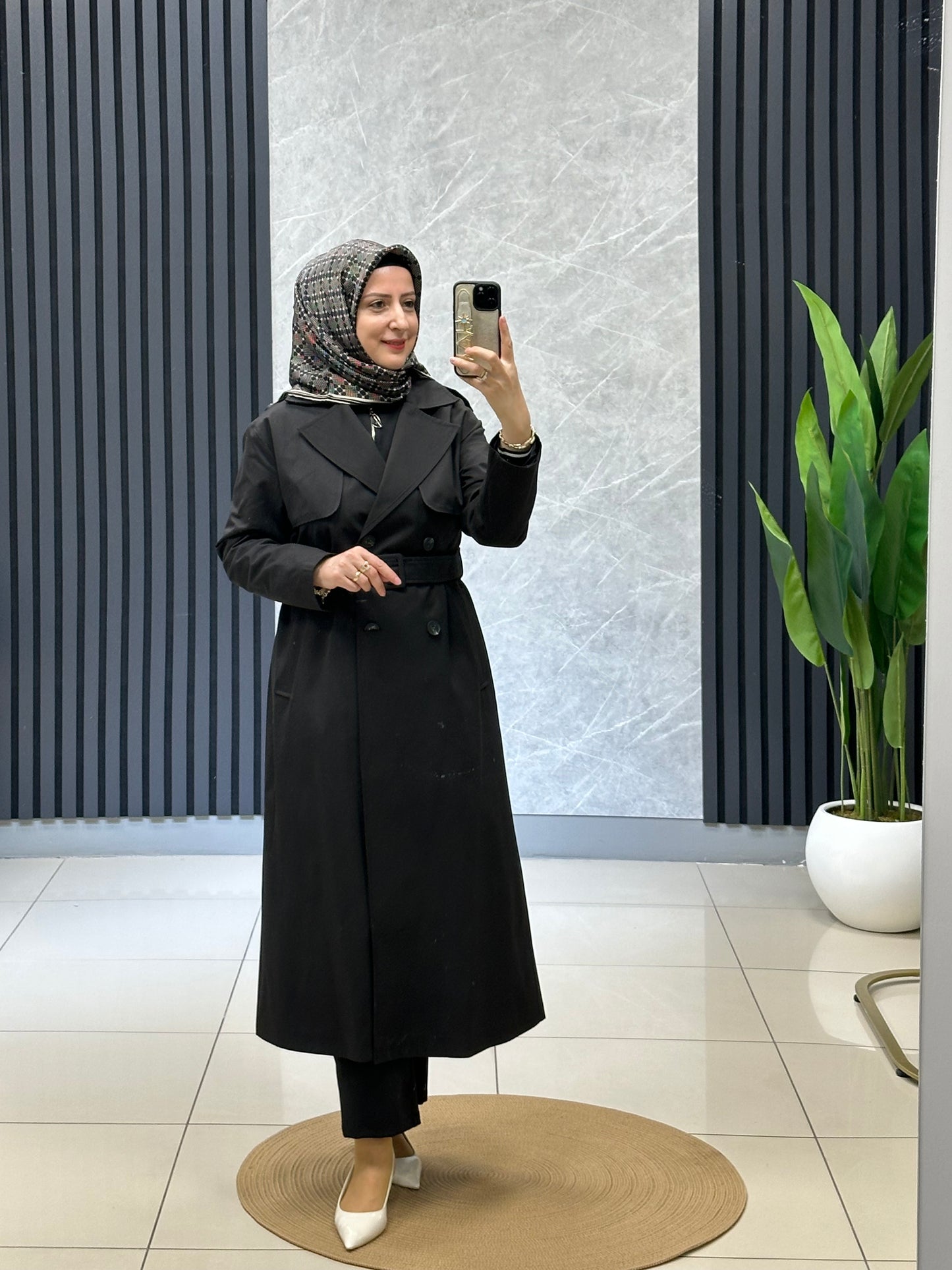 Armine trenç giy çık