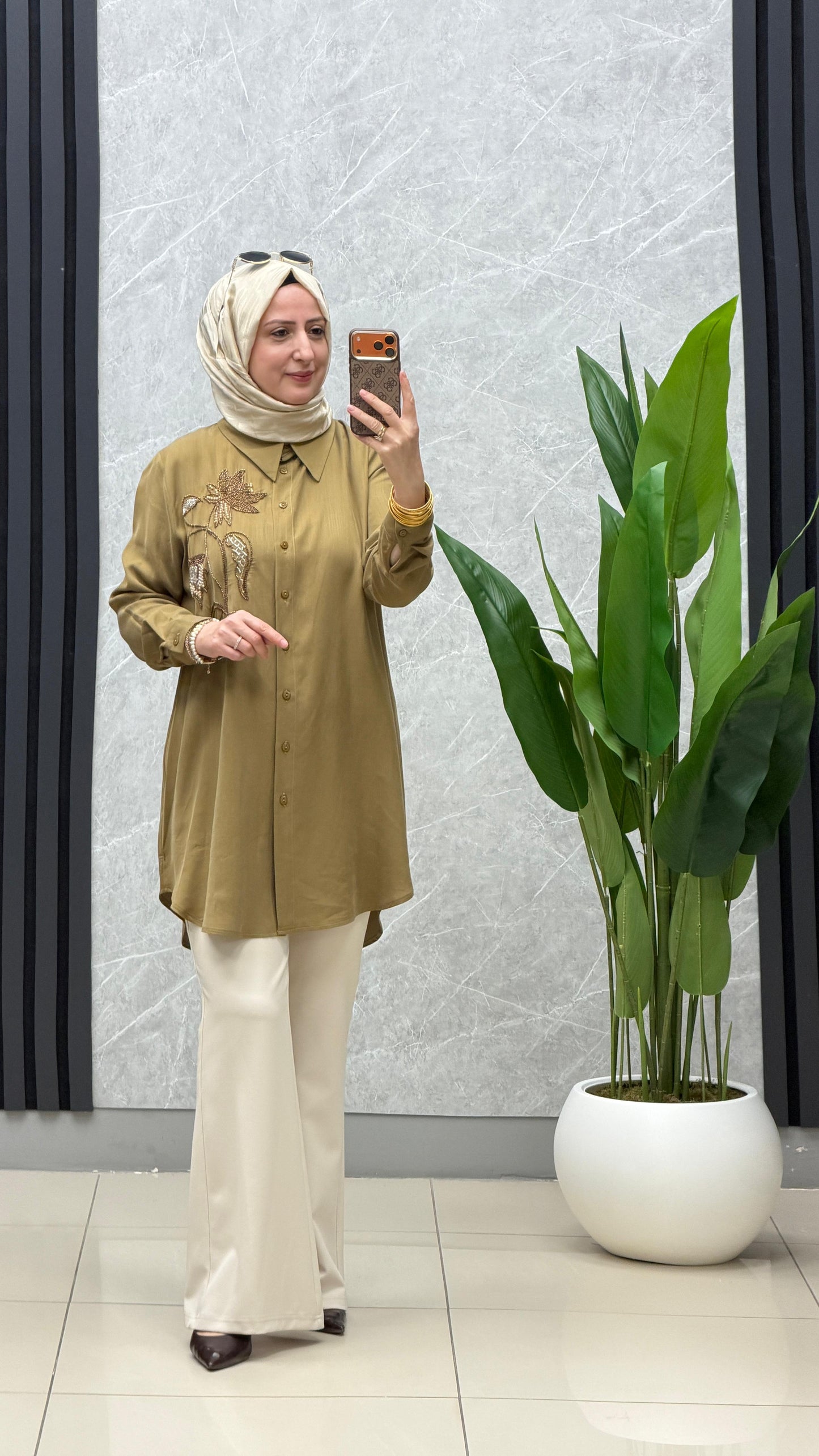 Ayşe Akay işlemeli detaylı gömlek:5106