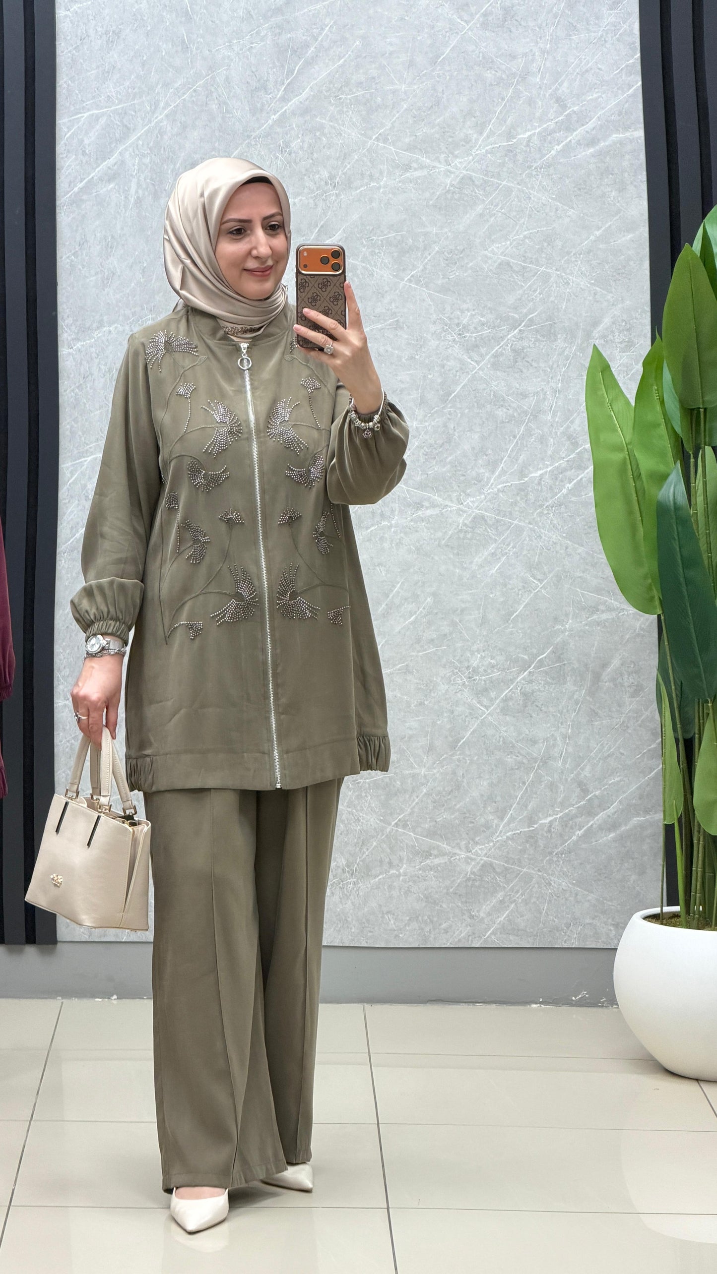 Ayşe Akay Taş İşlemeli Ceketli Takım / Ürün Kodu : 4106
