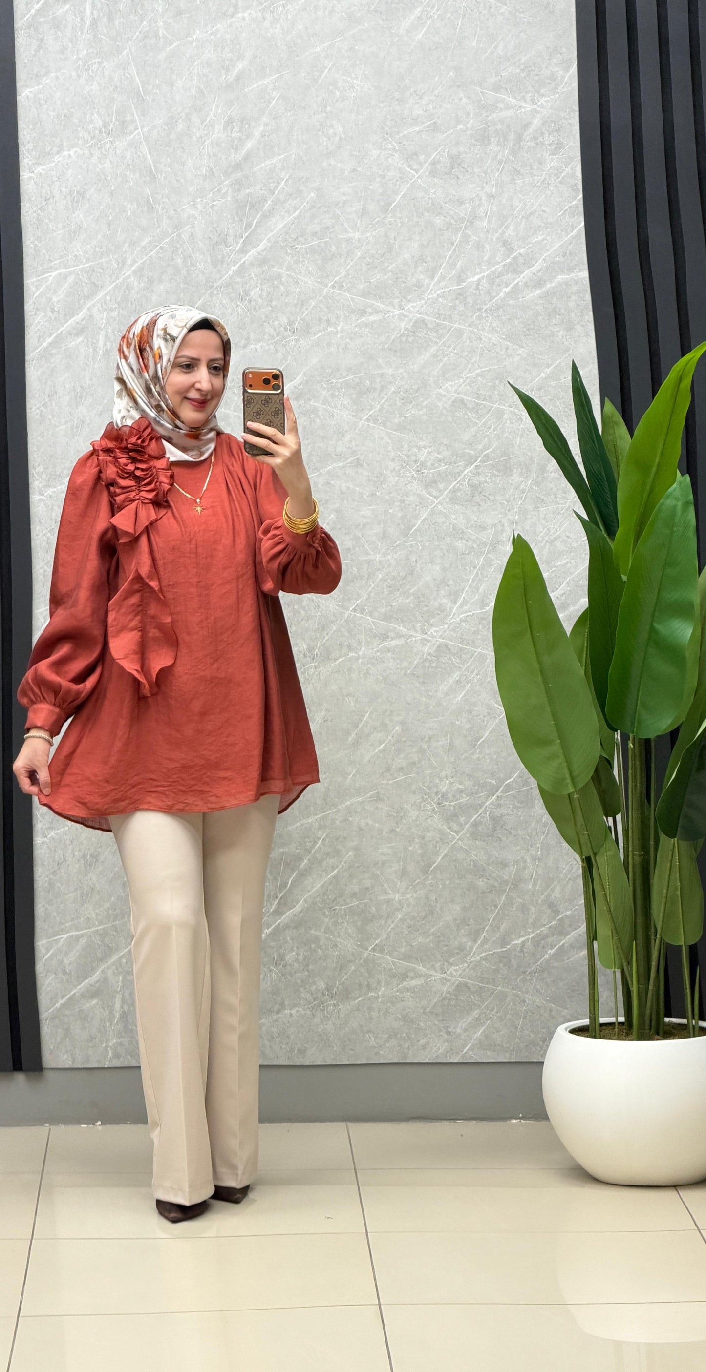 NUSS yan fırfır detay gömlek kod: 26Y3011