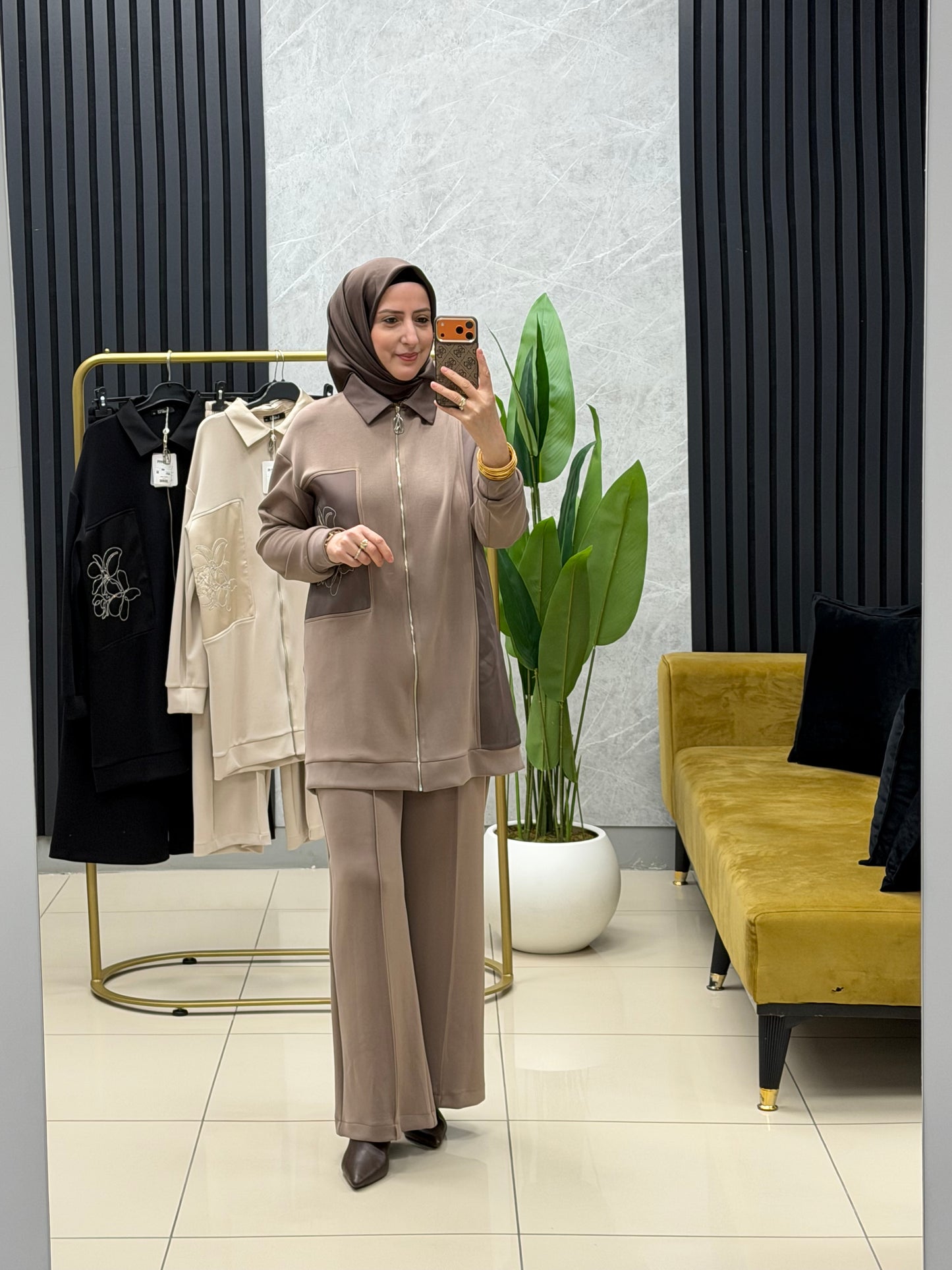 Armine trend yaka saten göğüs işlemeli Oysho takım