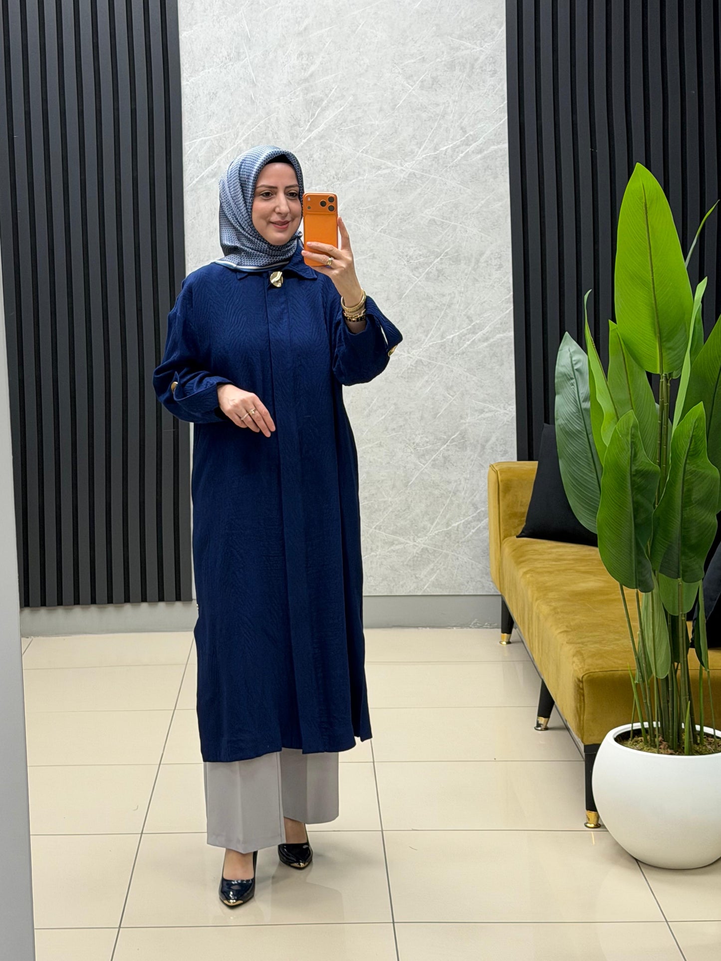 ARMINE TREND KABARTMA KUMAS GOLD DUGME DETAYLI GIYCIK 
2YT402