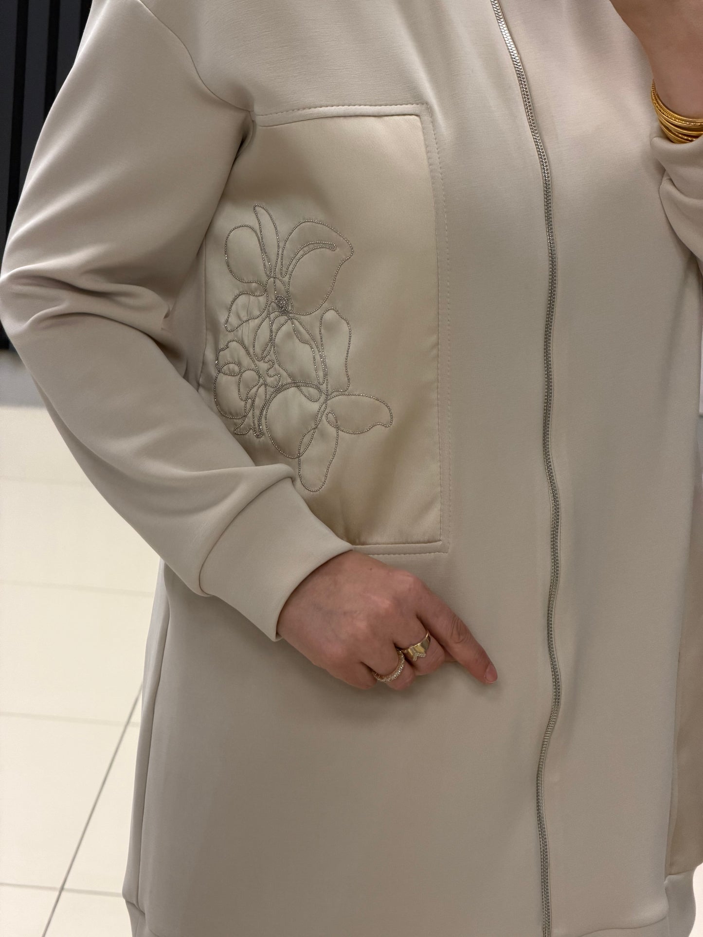 Armine trend yaka saten göğüs işlemeli Oysho takım