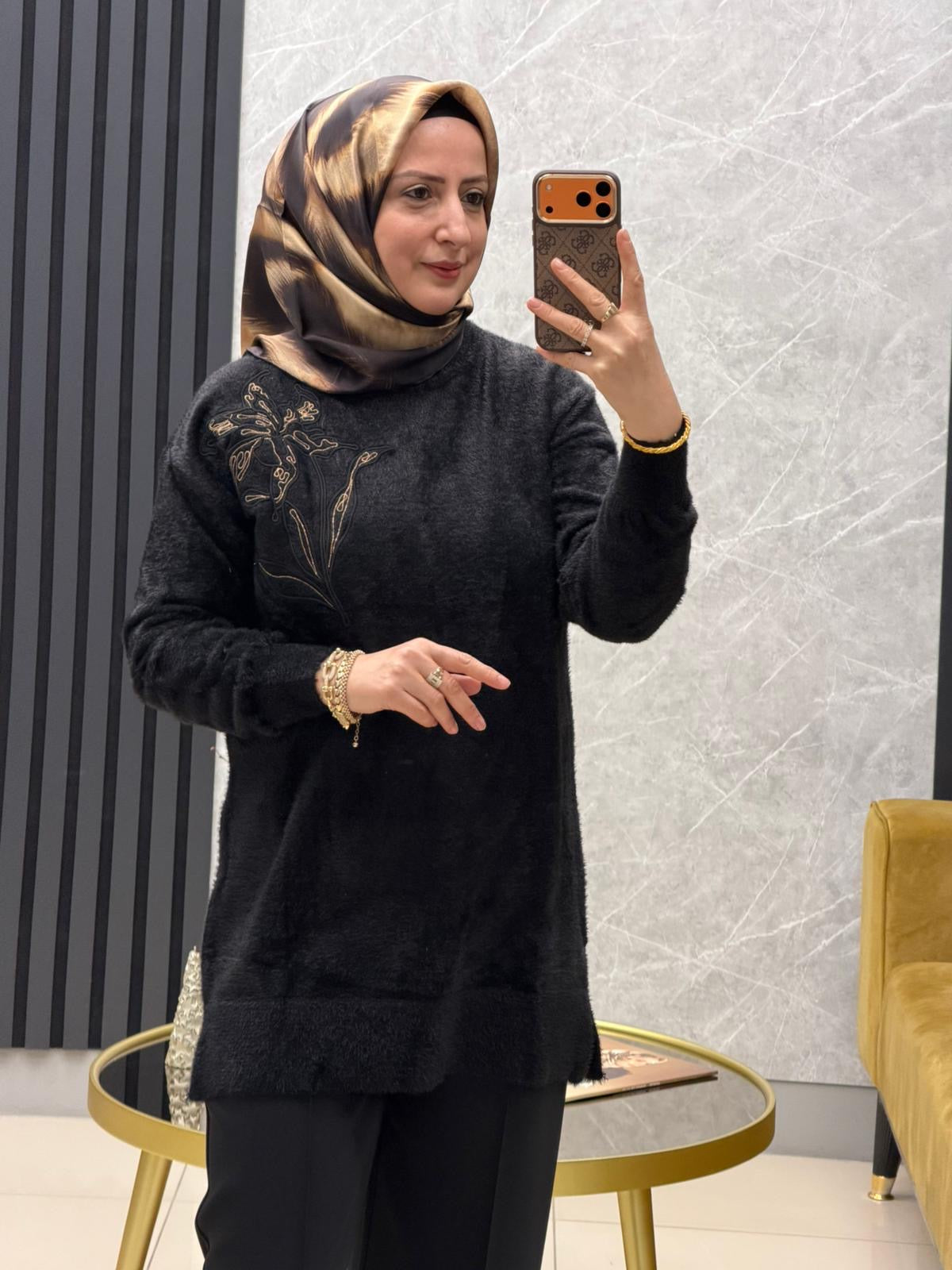 Göğsü cicek işlemeli angora kazak 140562