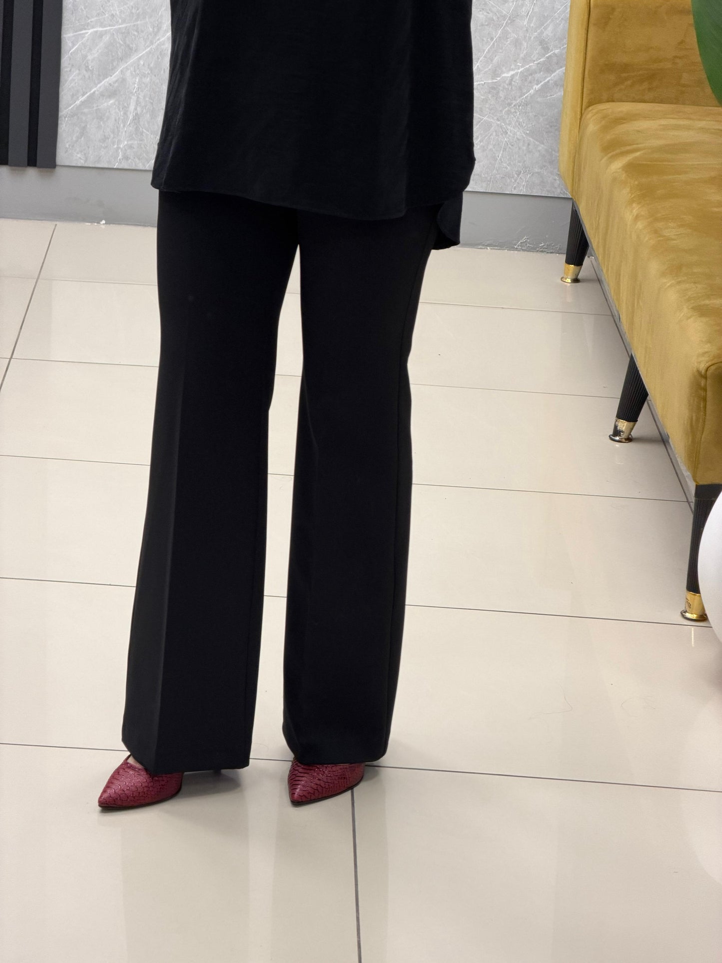 Yusuf ozdemir İspanyol paça pantolon
Kod: 1483