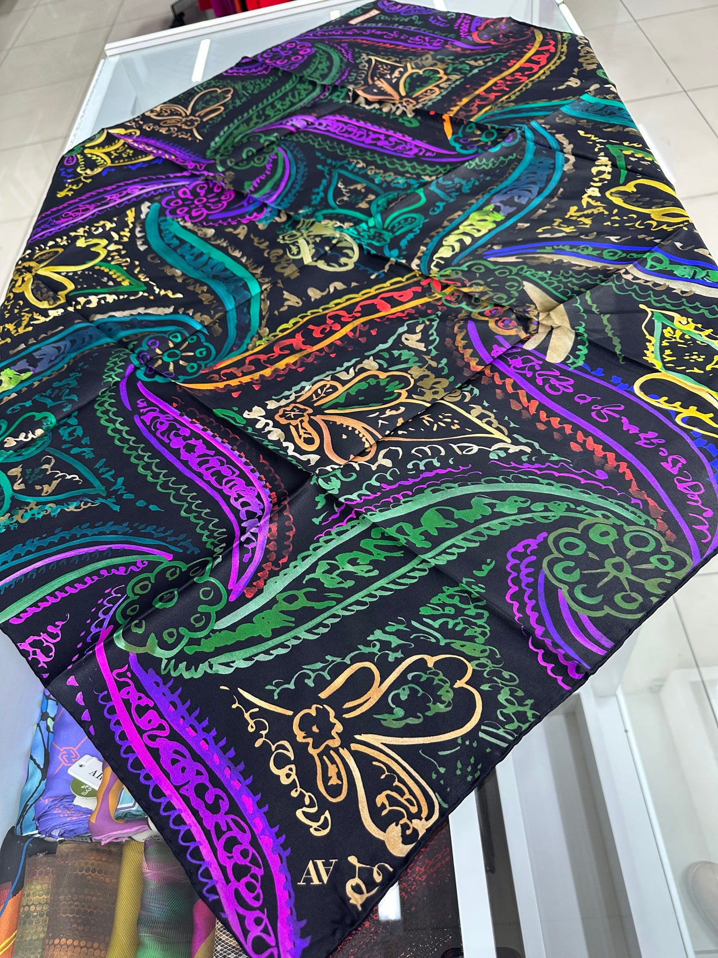 Armine nostalji serisi sura ipek eşarp