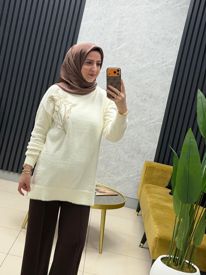 Göğsü cicek işlemeli angora kazak 140562