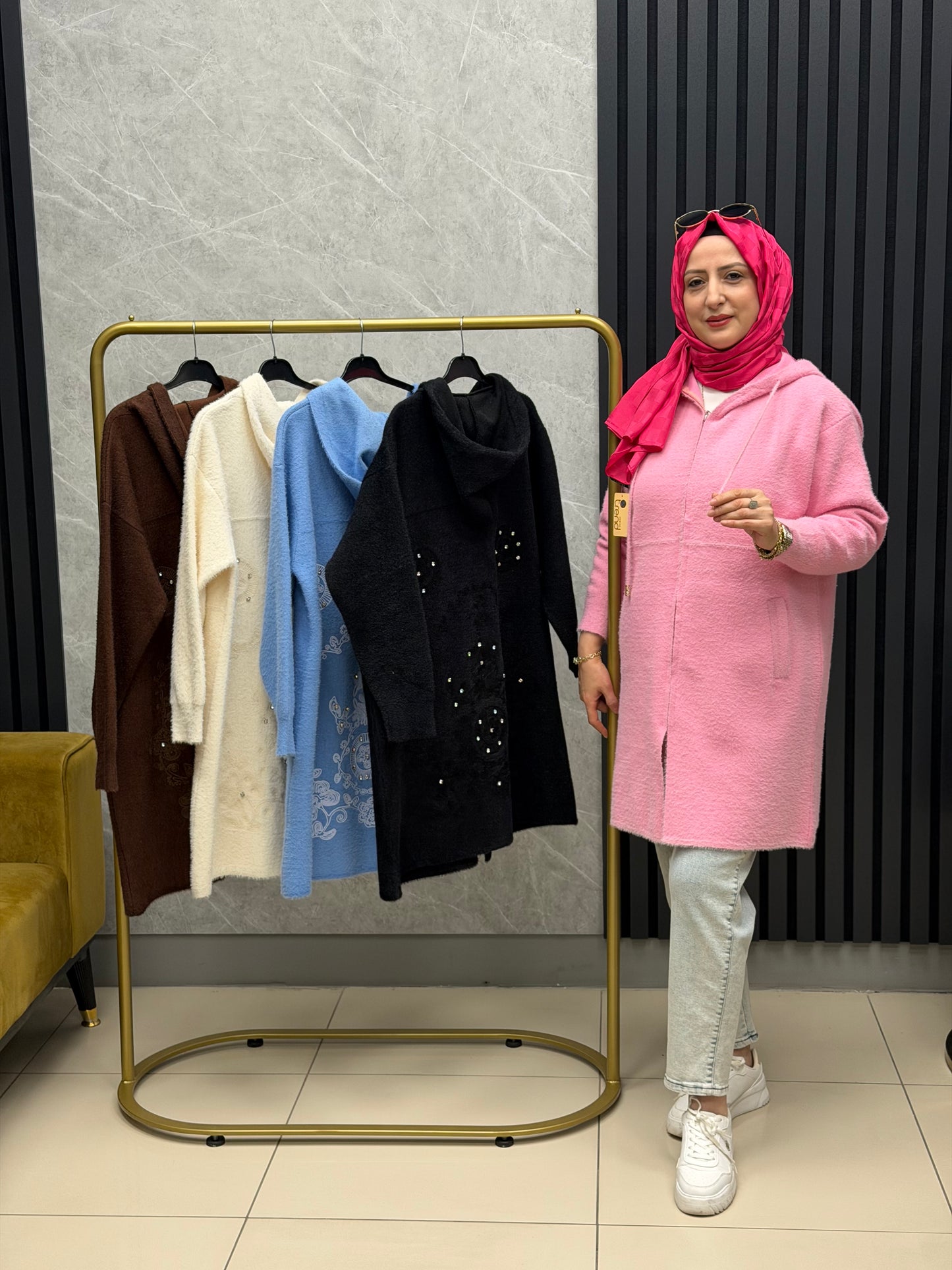 Arkası işlemeli Angora çeket 251456