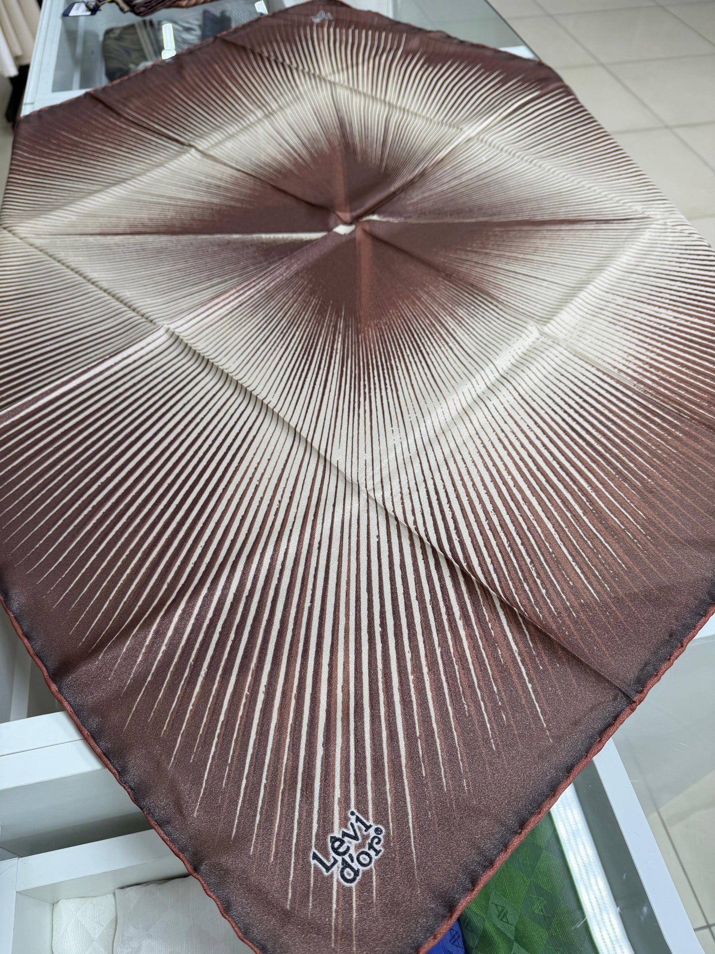 Levidor kristal eşarp