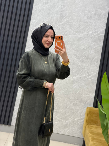 Noşhe kolu garneli elbise
kod 4669