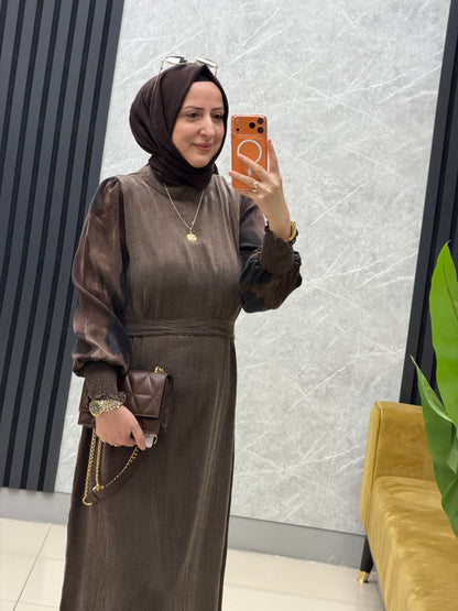 Noşhe kolu garneli elbise
kod 4669