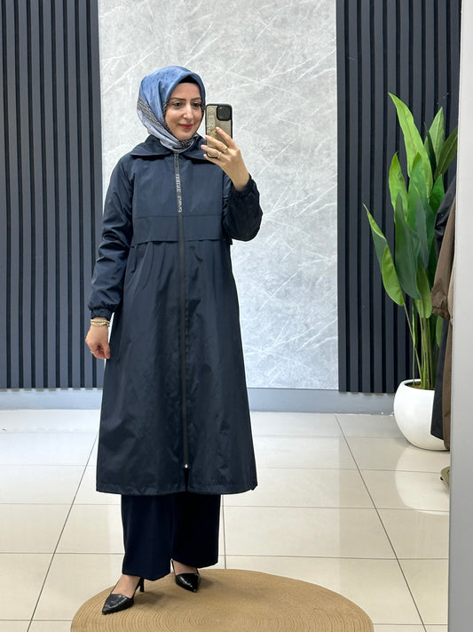 Armine yağmurluk giy çık