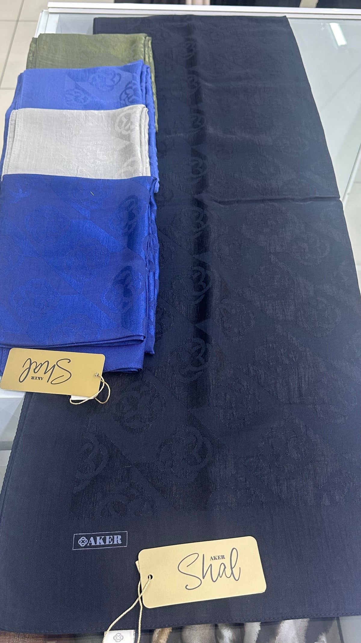 Aker Naia Aura Şal