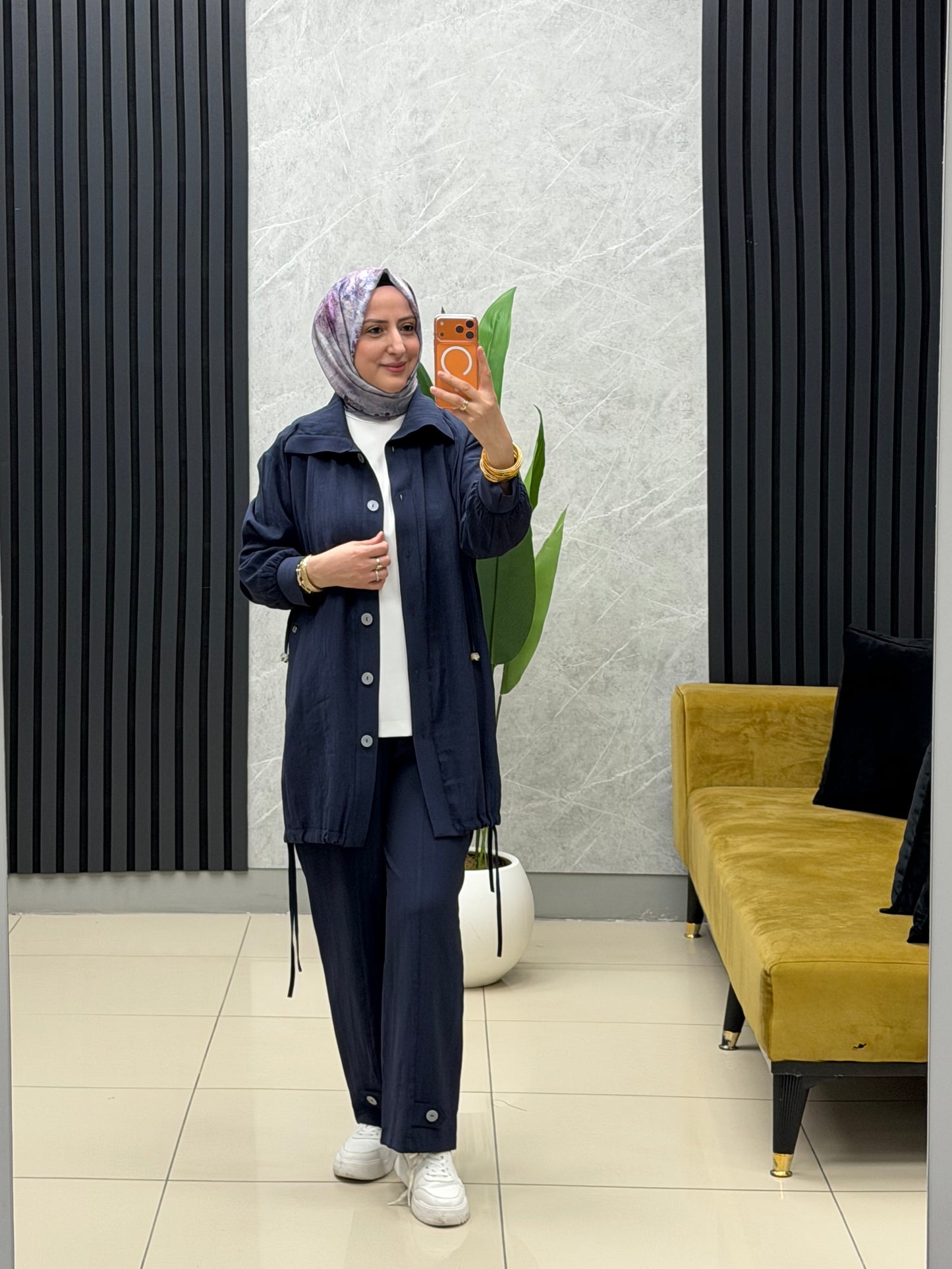 Armine trend gofre kumas  düğmeli takim 
Kodu:26yt658