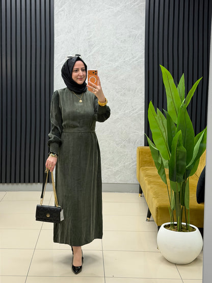 Noşhe kolu garneli elbise
kod 4669