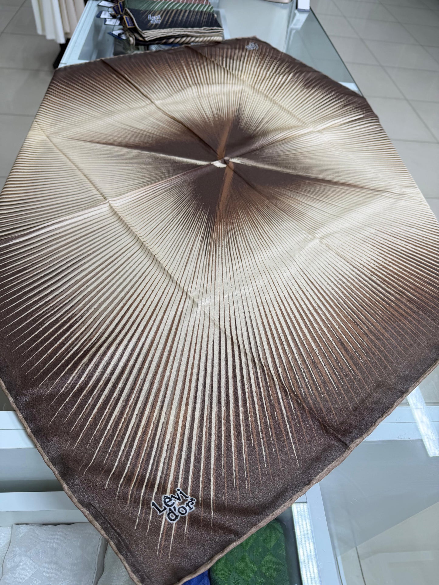 Levidor kristal eşarp