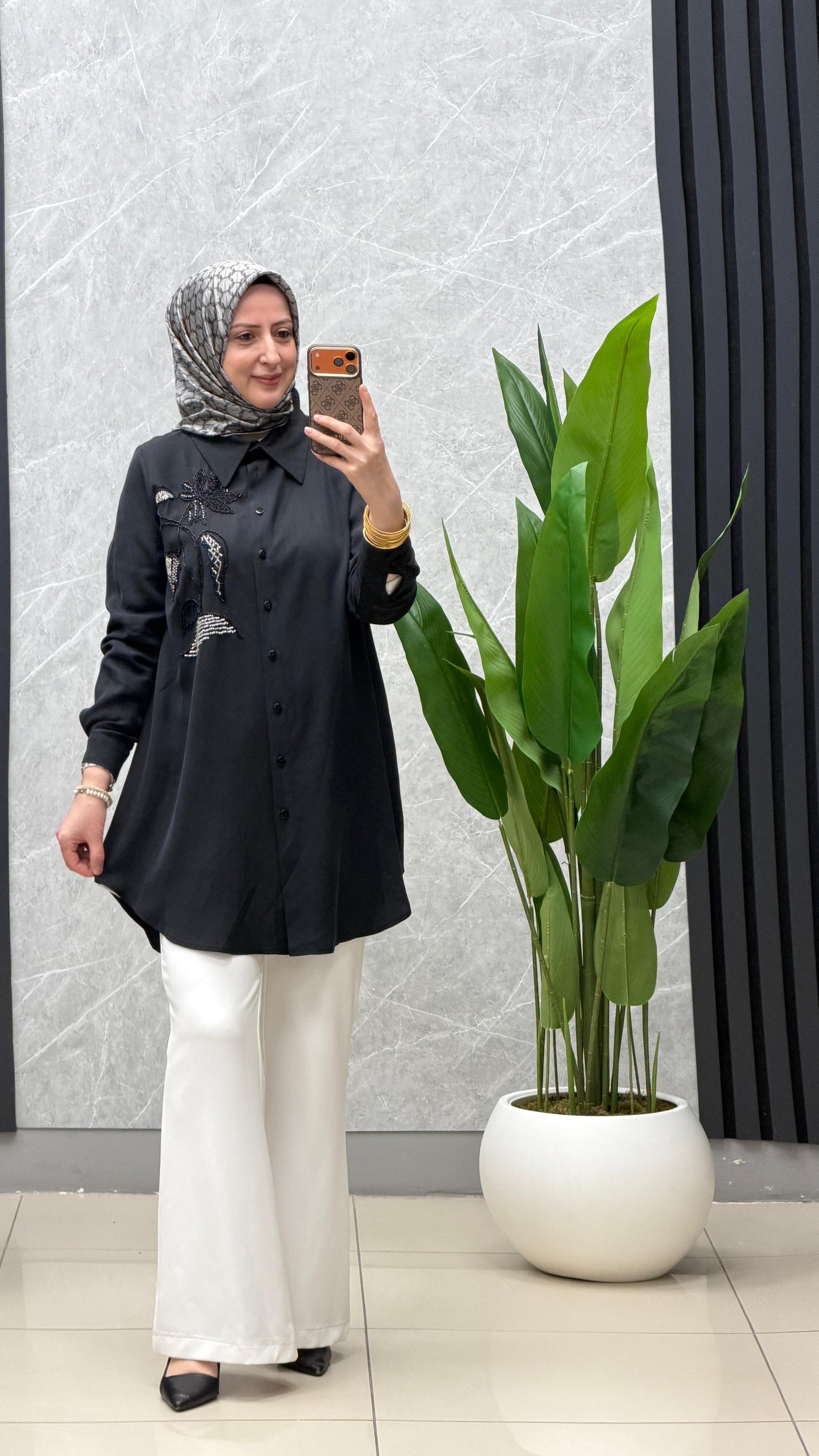 Ayşe Akay işlemeli detaylı gömlek:5106