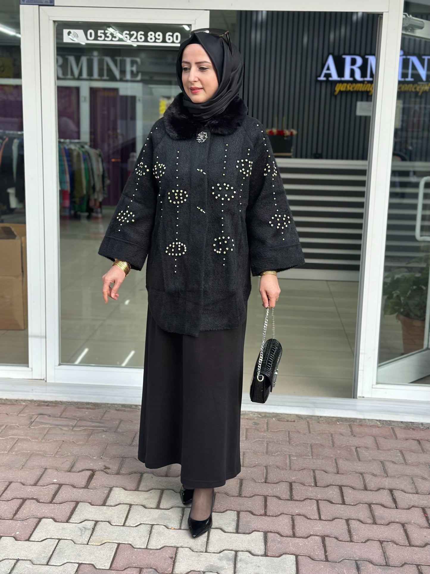Angora bronşlu taşlı Çeket