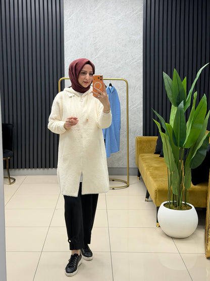 Arkası işlemeli Angora çeket 251456