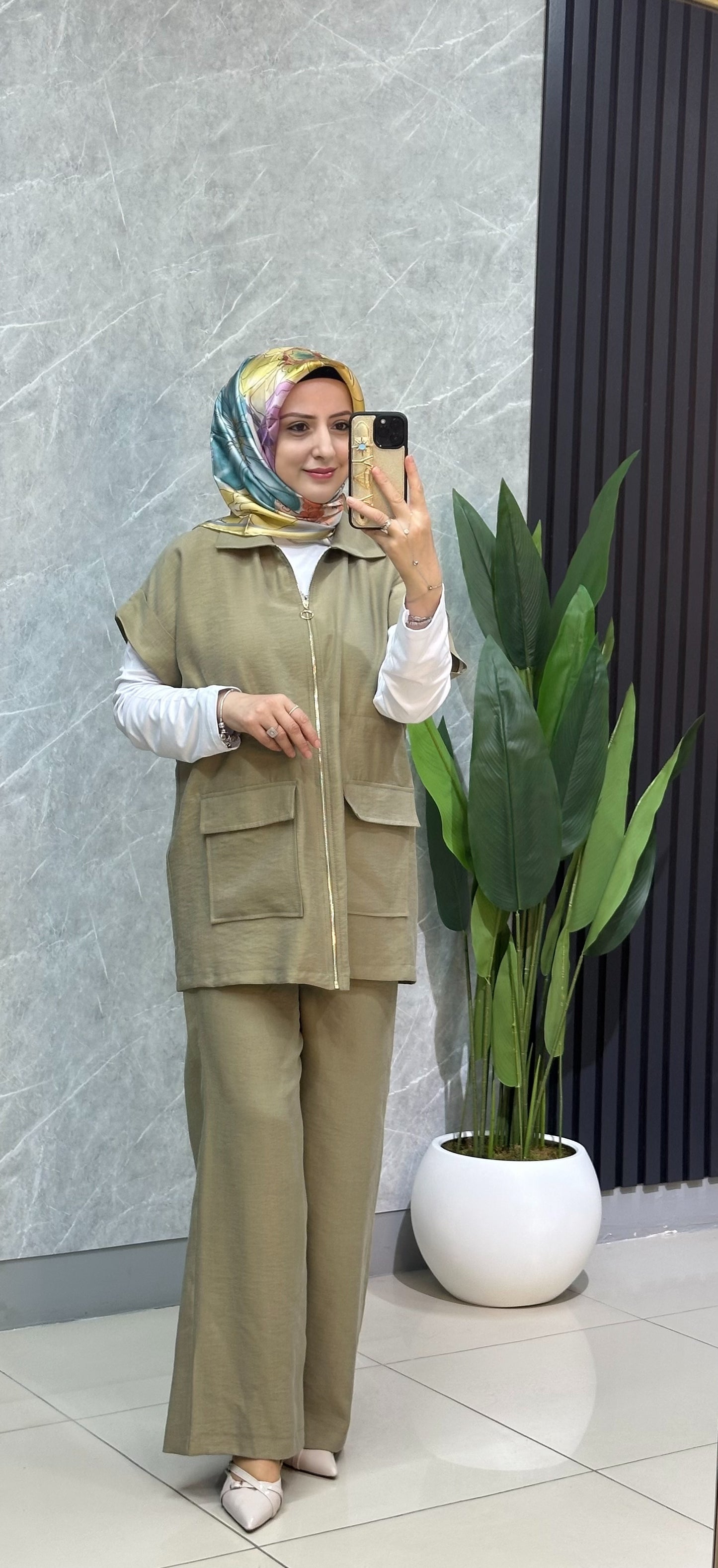 Armine yelekli takım