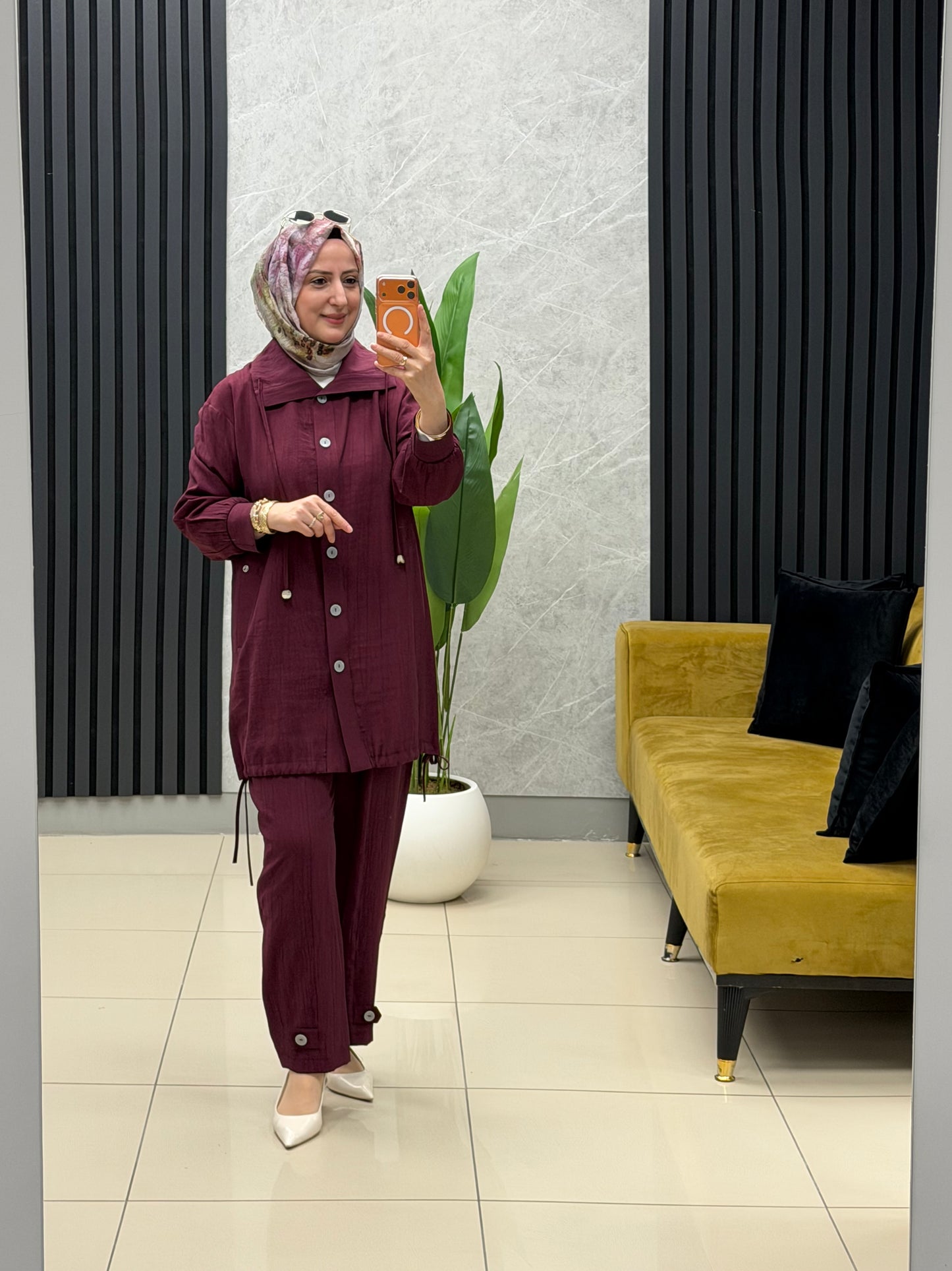 Armine trend gofre kumas  düğmeli takim 
Kodu:26yt658