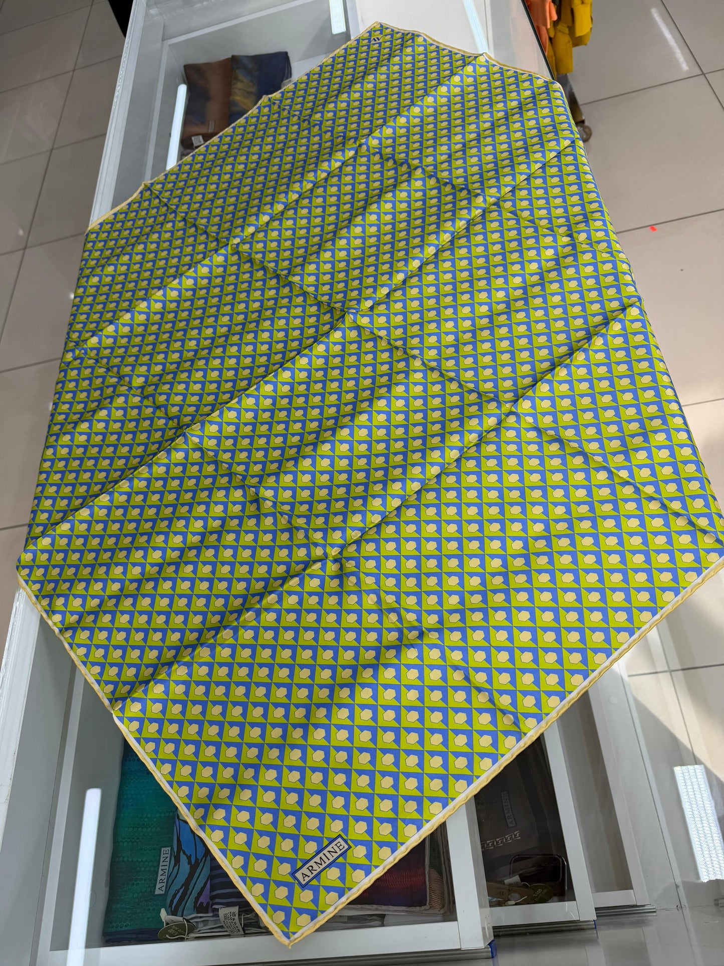 Armine sura ipek eski sezon eşarp