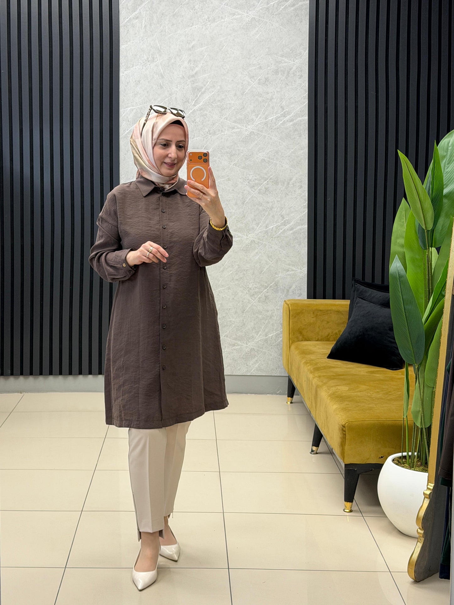 Armine trend uzun boy arkasi nakışlı kupra  gömlek
Kod: 26yt418