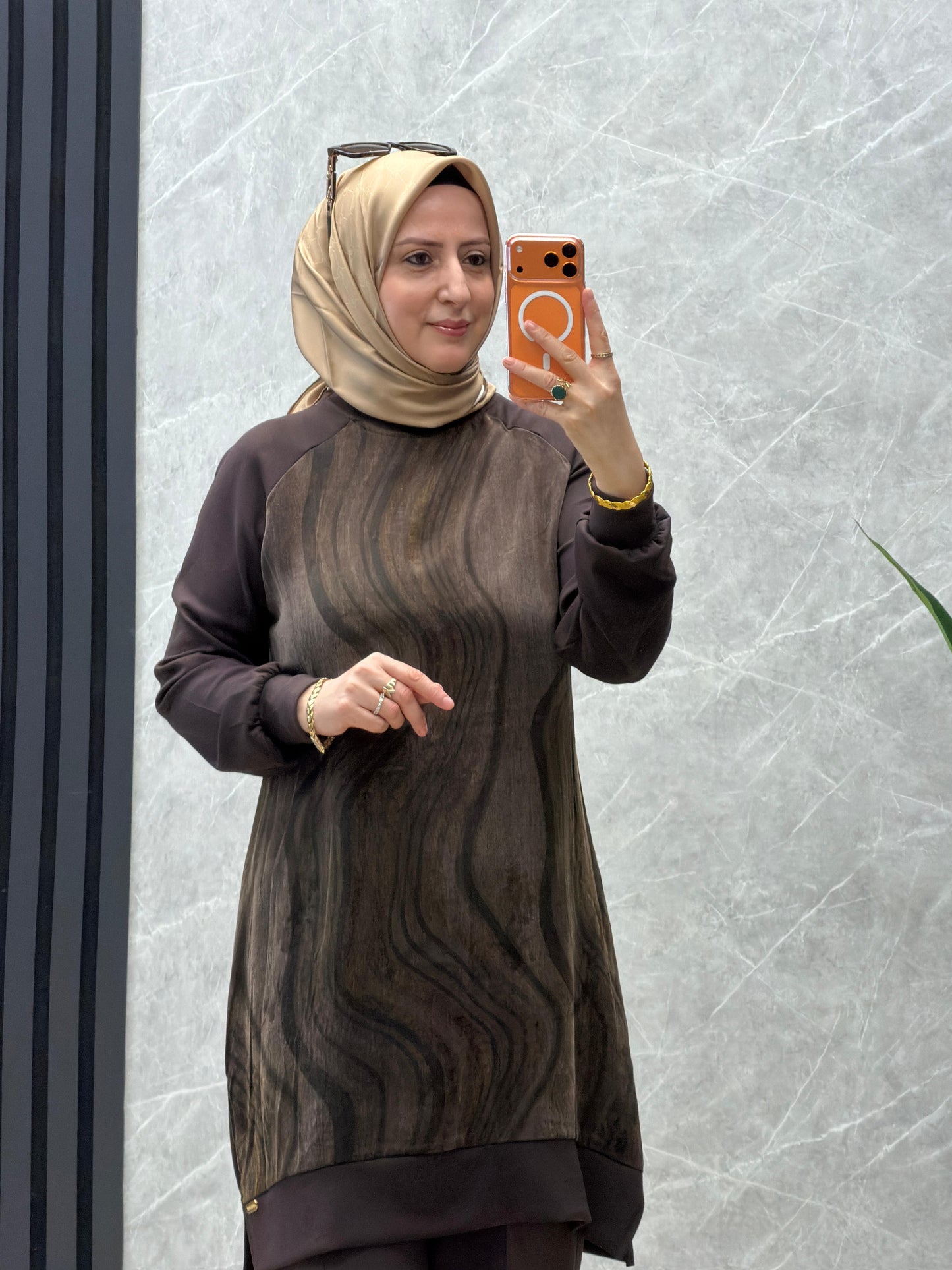 Ayşe Akay Modal kumaş ipek kupra pantolonlu takım.
Kodu:1010