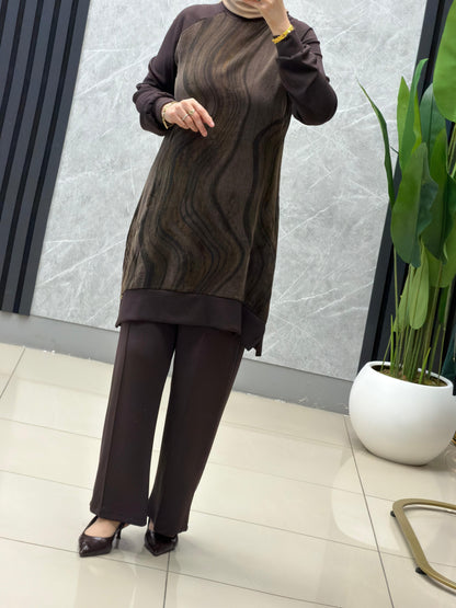 Ayşe Akay Modal kumaş ipek kupra pantolonlu takım.
Kodu:1010