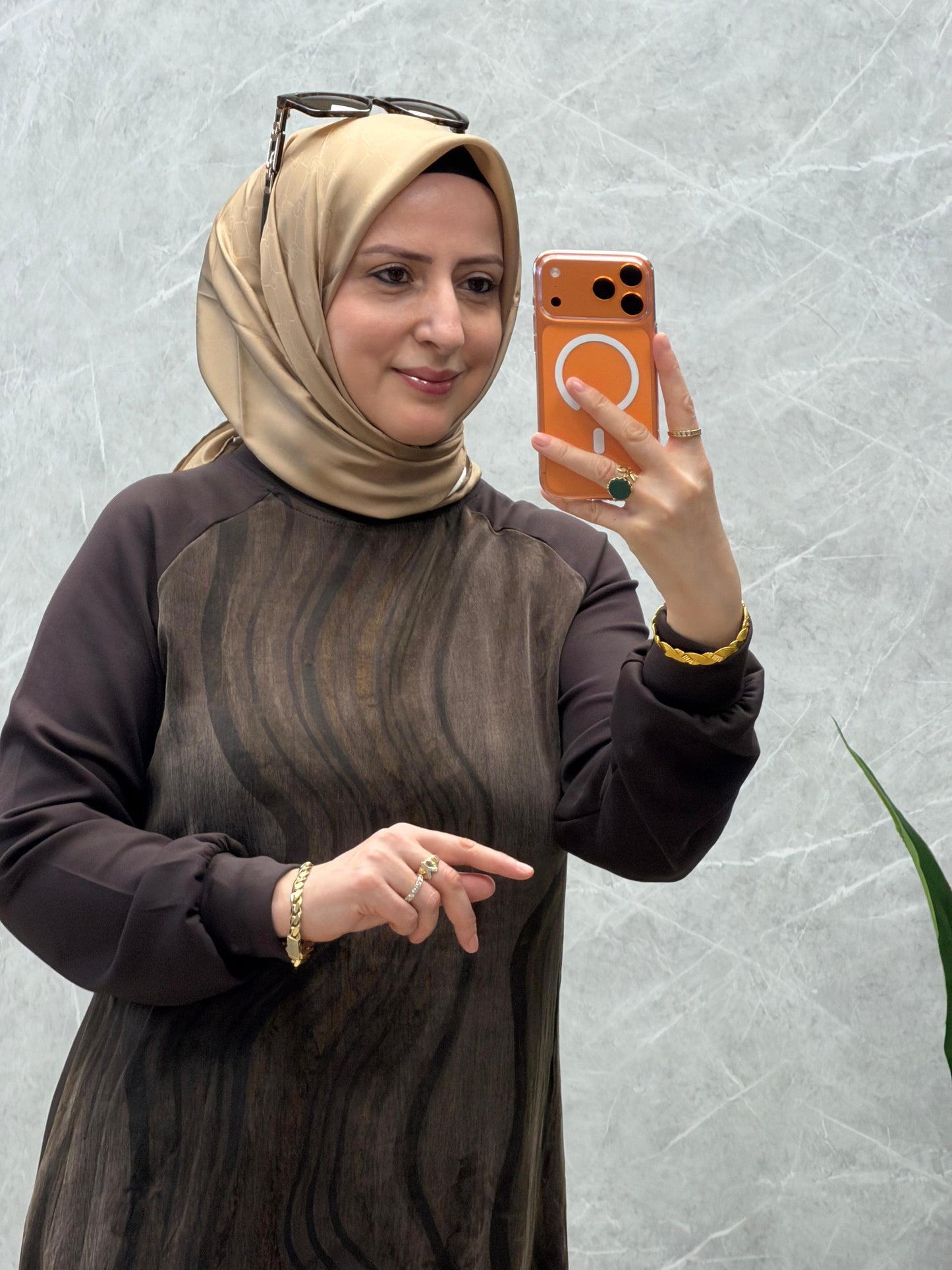 Ayşe Akay Modal kumaş ipek kupra pantolonlu takım.
Kodu:1010