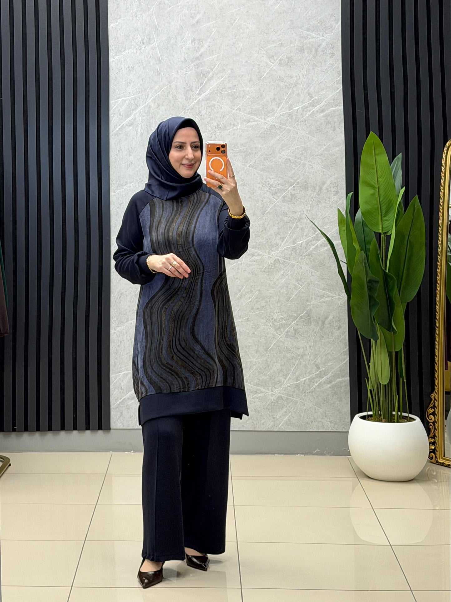 Ayşe Akay Modal kumaş ipek kupra pantolonlu takım.
Kodu:1010